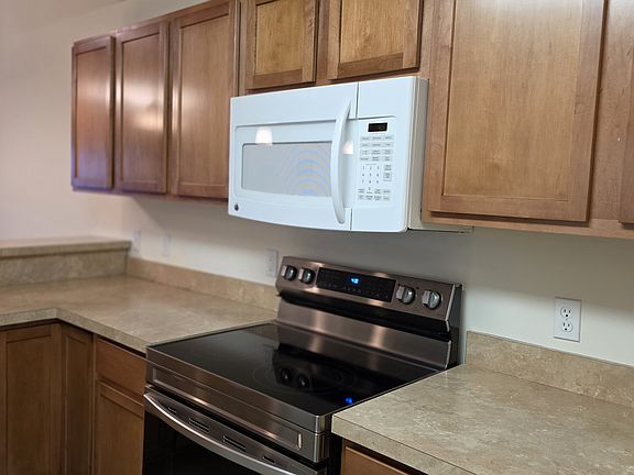 Samsung stove/oven & GE microwave