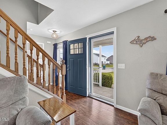 5th image of 311 Earl North Dr