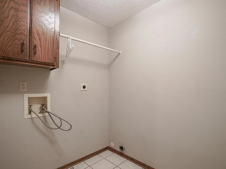 609 SE Bayberry Ln #A — Photo 11