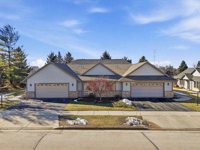 N160W18903 Oakland DRIVE, Jackson, WI, 53037
