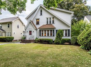 142 Elm Dr, Rochester, NY 14609