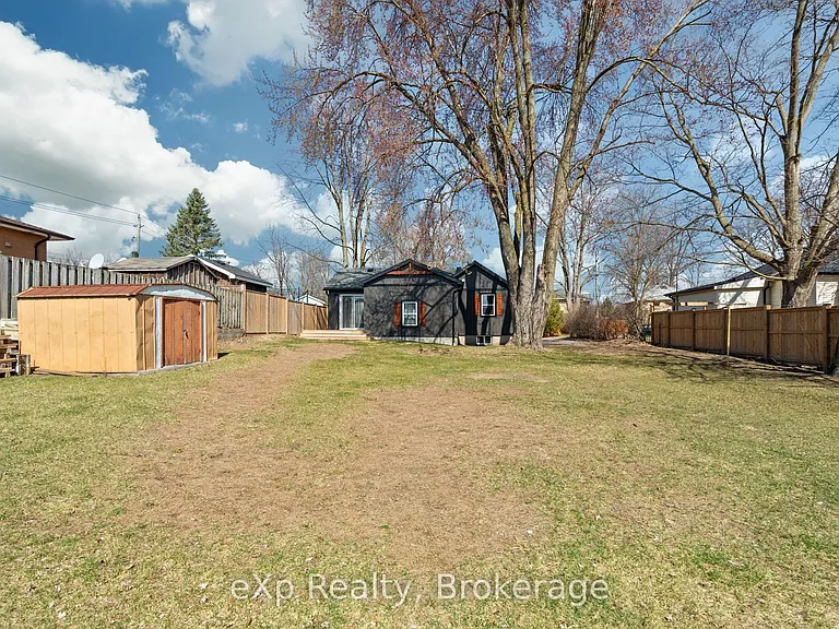 236 Sydenham St — Photo 38