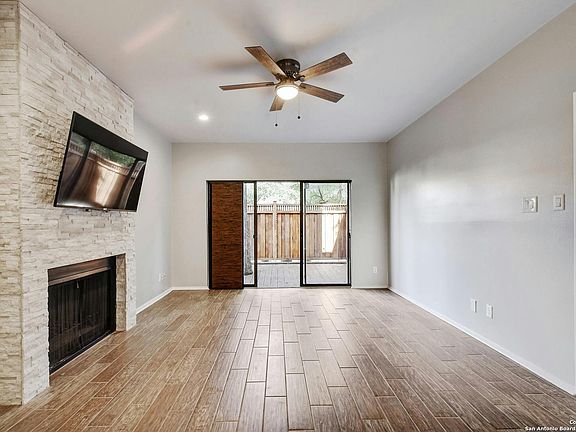 3rd image of 143 Terrell Rd 1/2 #1/2