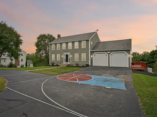 25 Piasta Rd, Dudley, MA 01571