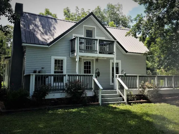151 Hollyhock Ln, Rock Spring, GA 30739