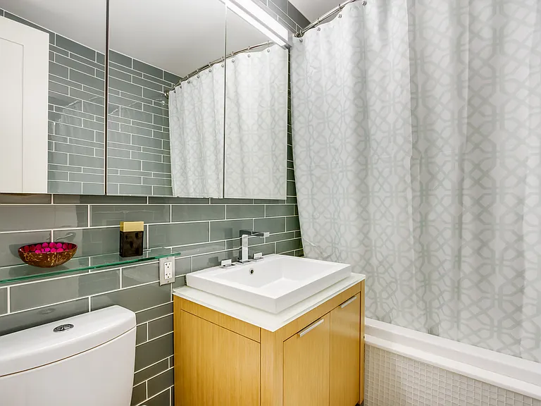 22 N 6th St #16F — Photo 5