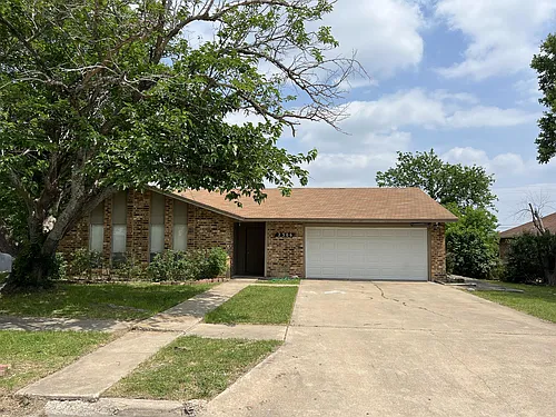2306 Hunt Dr Photo 1