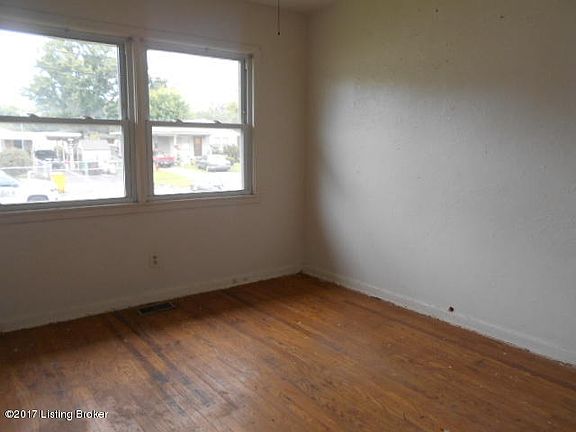 5th image of 5300 Red Oak Ln