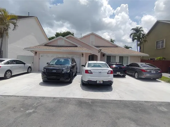 19081 NW 77th Ct, Hialeah, FL 33015