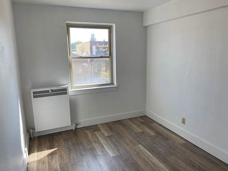 310 W Wisconsin Ave — Photo 9