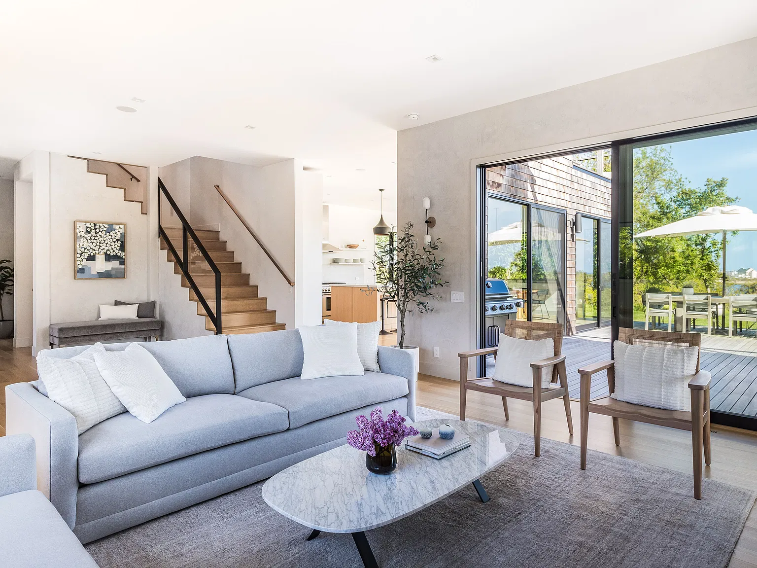 Ocean View Modern House — Photo 2