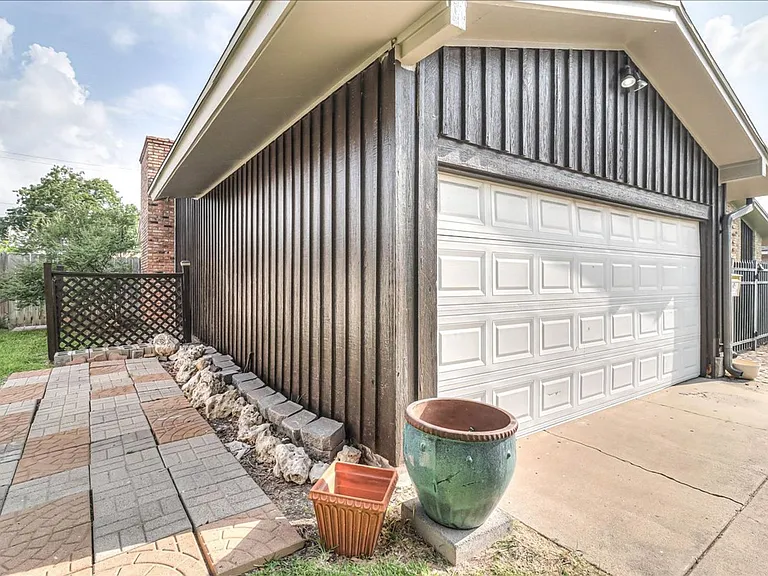 1022 Herndon St — Photo 46