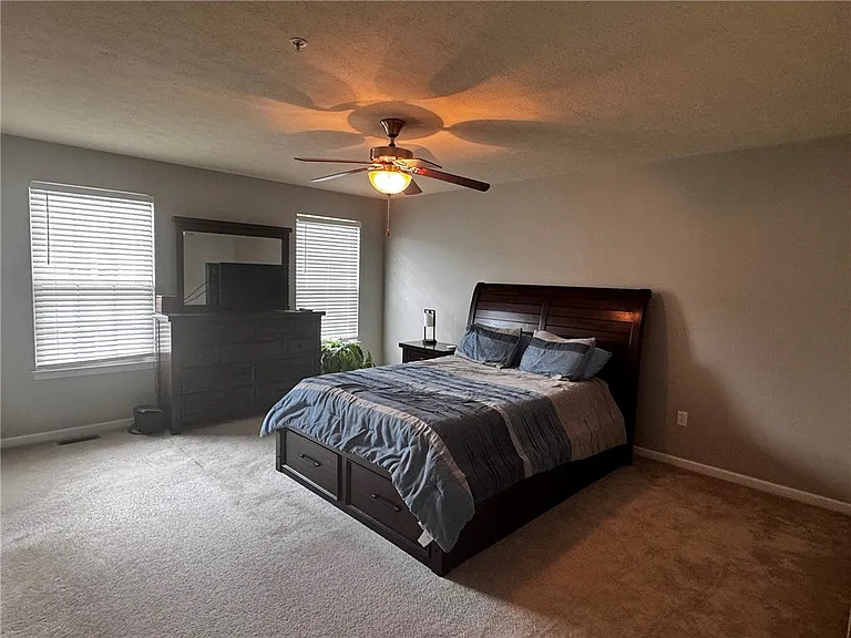 1861 Louisville Ln — Photo 16