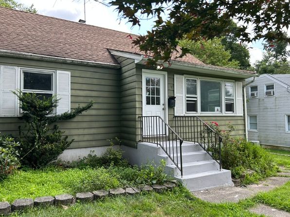 10 N Oak St