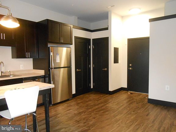 5th image of 22680 Washington St #5