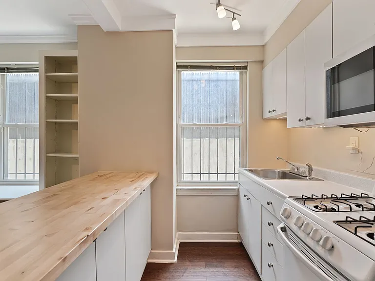 2130 N St NW #107 — Photo 9