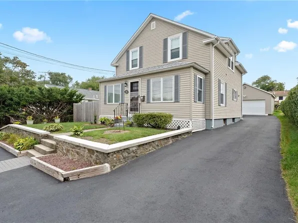 15 Locust Ave, North Providence, RI 02911