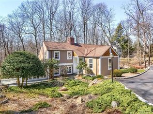 9 Westview Ln, Norwalk, CT 06854