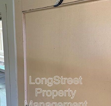 5th image of 205 NW Kings Blvd APT 9