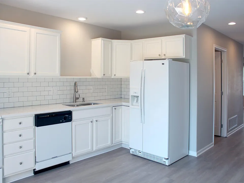 Oakcrest Cir