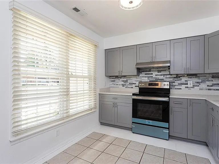 5684 Campus Dr — Photo 4