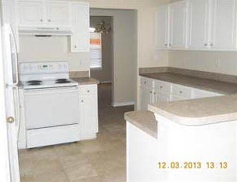 5th image of 9 Lewis Shire Pl