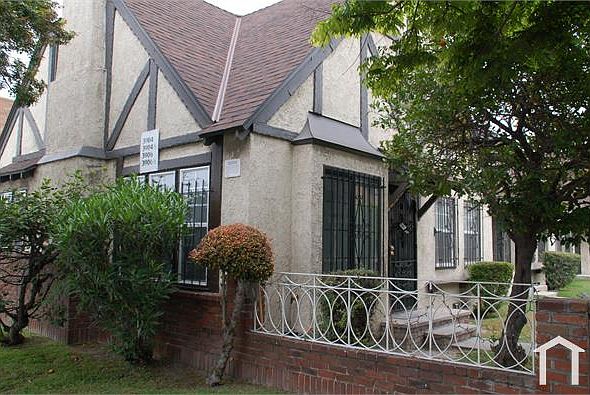 1st image of 3904 Crenshaw Blvd #3904