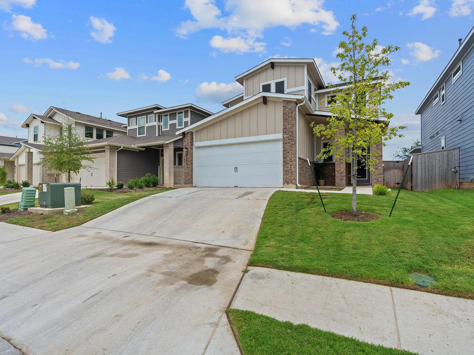 4 bed, 3.5 bath, 2140 sqft, $2,500 — Photo 2