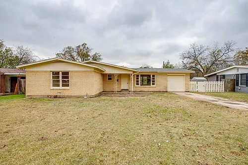 4315 Mackey Dr Photo 1