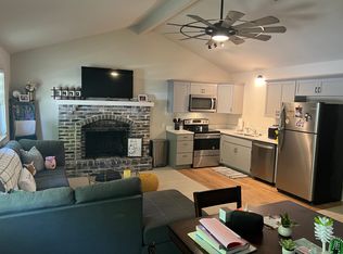 226 E 3rd St #B, Bonner Springs, KS 66012