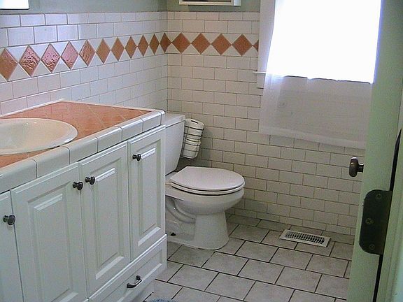 downstrs bathroom