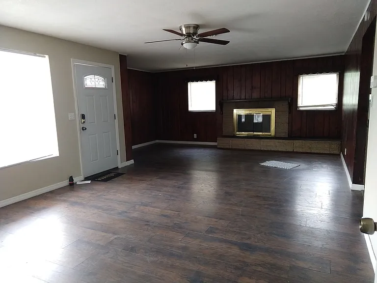 735 Fairmount Rd — Photo 4