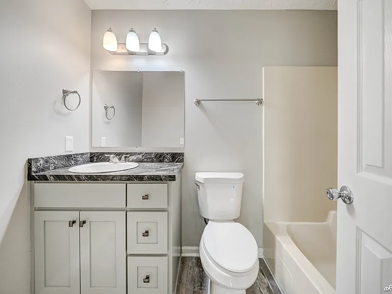 3712 Burnham Way — Photo 9