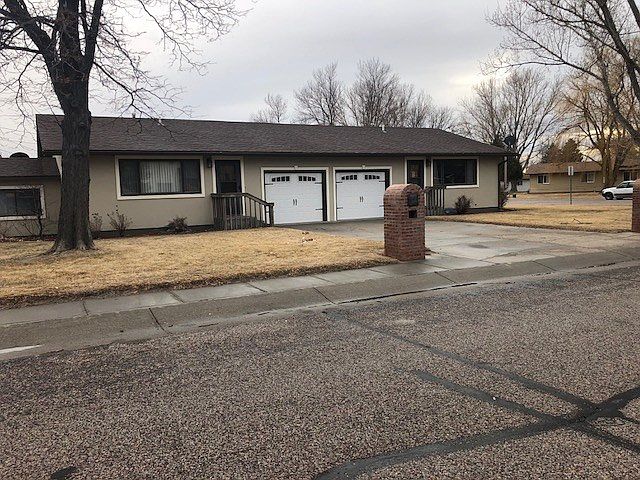 1st image of 809 E 22nd Ave
