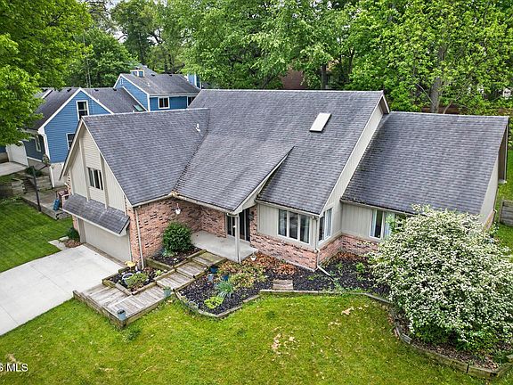 2nd image of 5117 Brenden Way