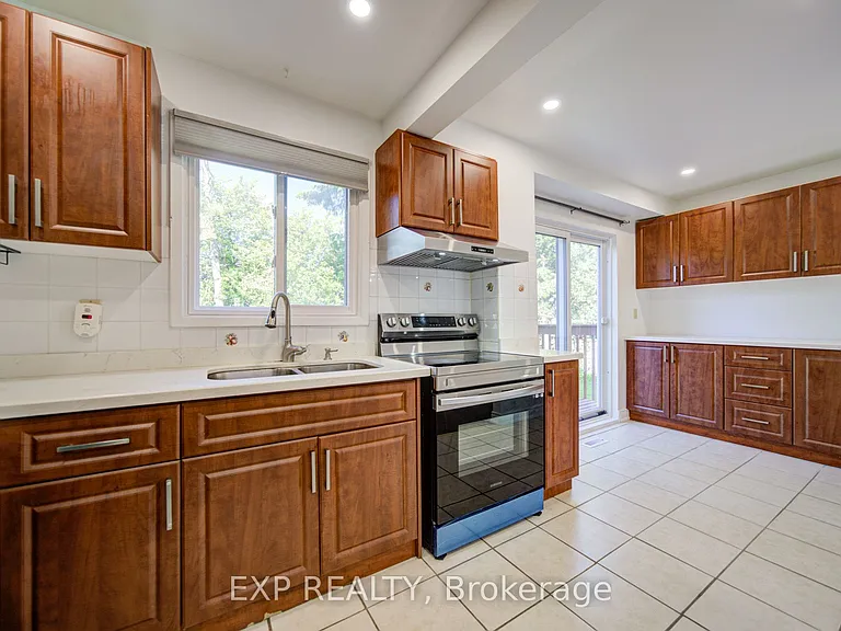 82 Muirlands Dr — Photo 11