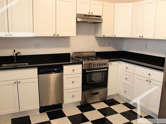 3rd image of 100 Brainerd Rd APT 2