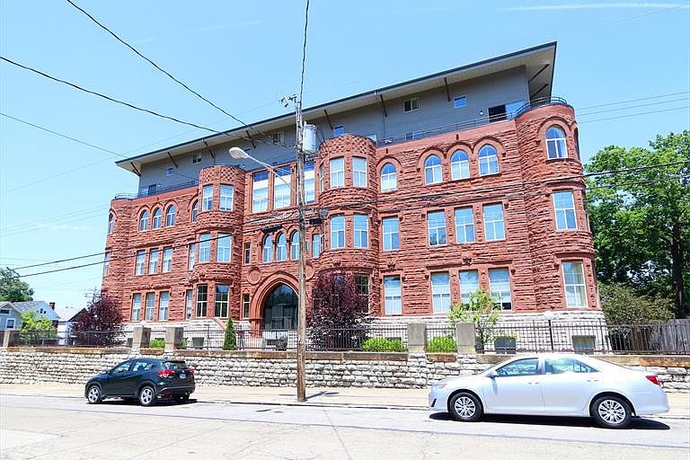 1st image of 2700 Ashland Ave Unit 43