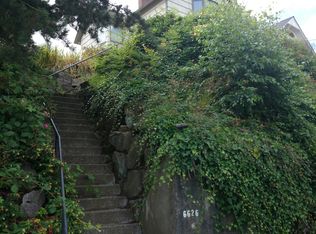 6626 E Green Lake Way N, Seattle, WA 98103