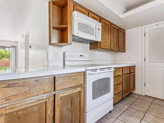 5th image of 3031 N Civic Center Plz Unit 107