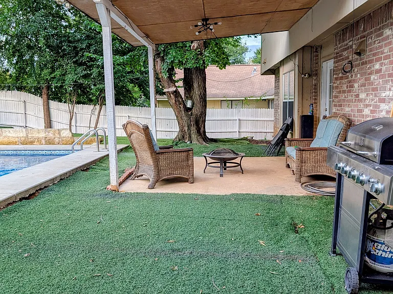 3216 Meadowview Dr — Photo 14