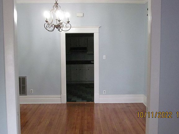 2nd image of 515 S Wyandotte Ave