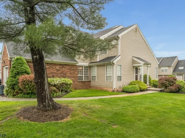 21 Daisy Ct, Readington Twp., NJ 08889