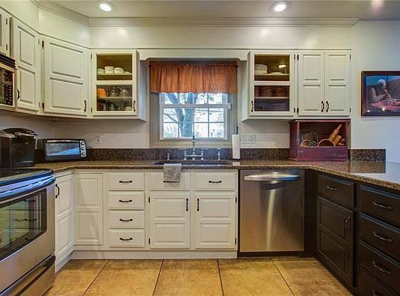 4th image of 4843 Briarwood Dr