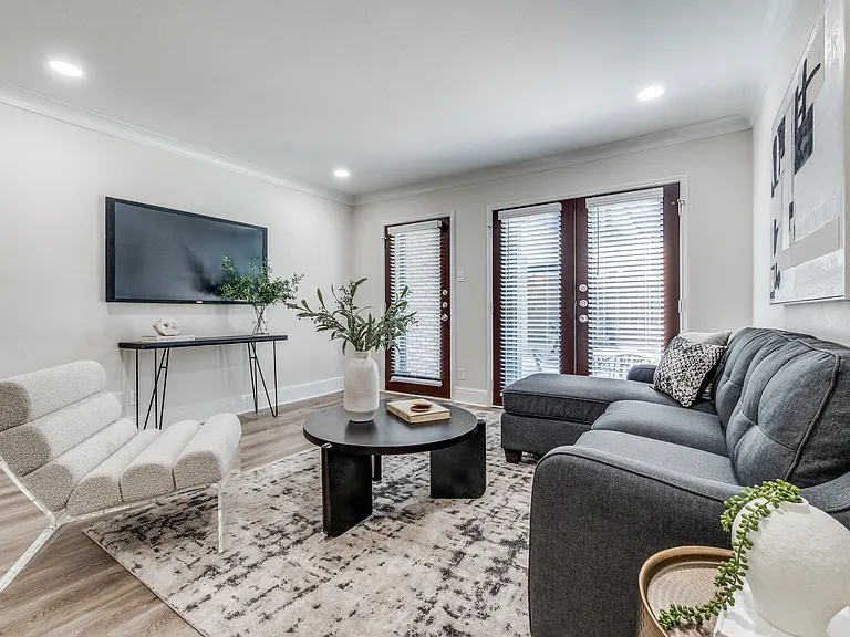 10211 Regal Oaks Dr #120 — Photo 6