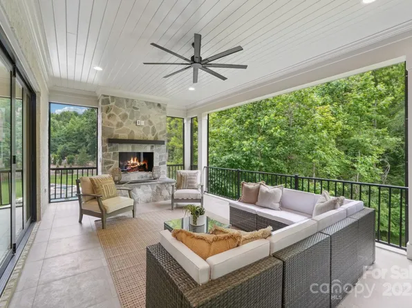 213 Crest Ct, Weddington, NC 28104