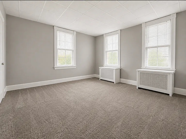 2604 Hamilton Ave — Photo 19