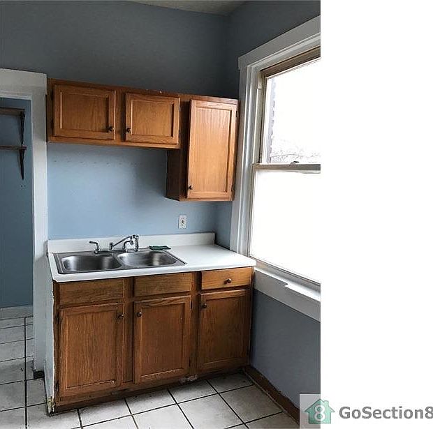 2nd image of 1838 W 65th St