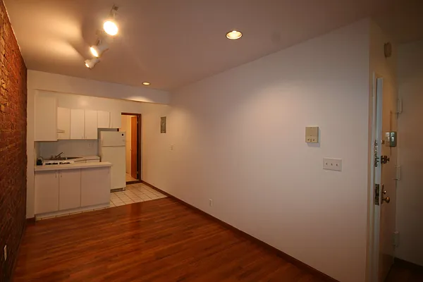 Rented by HH Realty | media 31