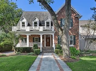 28 Blodgett Ave, Clarendon Hills, IL 60514